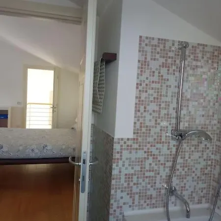 度假居 Paradise House With Sea View And Quiet. 圣雷默