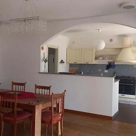 Paradise House With Sea View And Quiet. Vakantiehuis