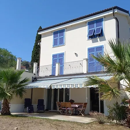 度假居 Paradise House With Sea View And Quiet. 圣雷默